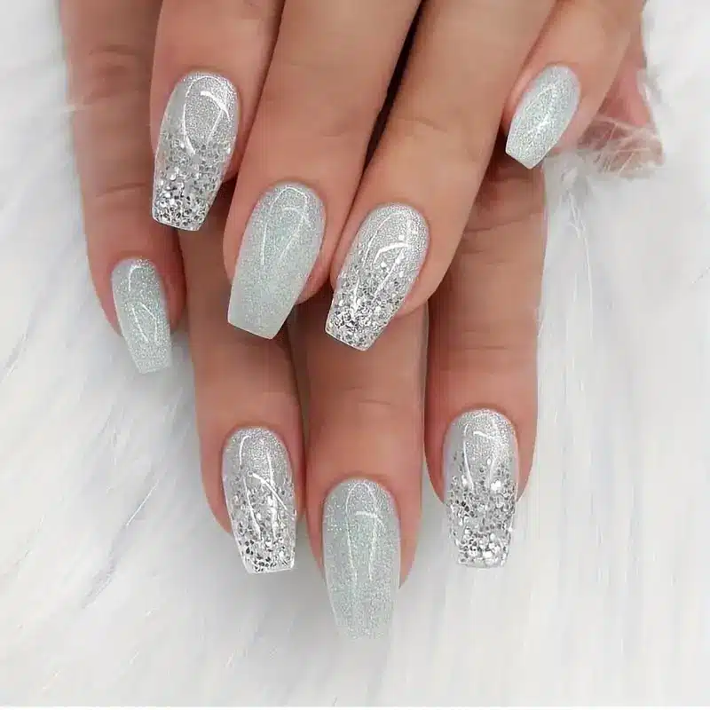 24 stk Sølvfarget glitter falske negler, skinnende paljett gradient