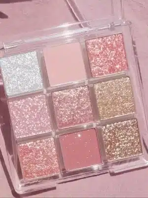 9-fargers øyenskyggepalett Perleaktig finish Lys rosefarge