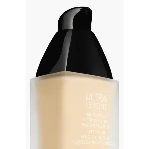 Chanel Ultra Le Teint Ultrawear All Days Comfort Flawless Finish Foundation BD01