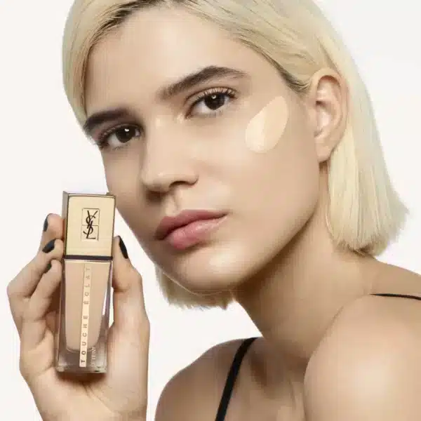 YSL Encre De Peau All Hours Foundation 24H Long-Wear Flawless Matte Full Coverage B20 Ivory